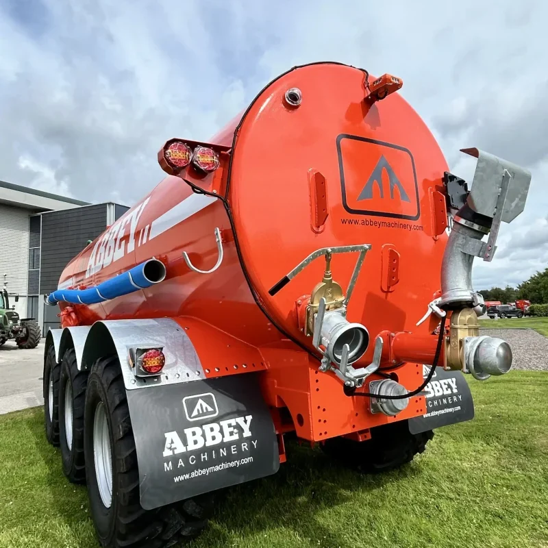abbey-machinery-tridem-tanker-back-view-detail-scaled-rg6si5nw25ydu2cwrlchbi7evp6e5nwpbc6jqoau68